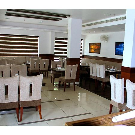 Hotel Aswathy Kodungallur Ngoại thất bức ảnh