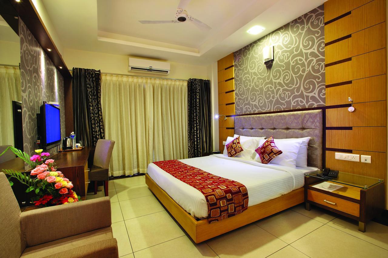 Hotel Aswathy Kodungallur Ngoại thất bức ảnh