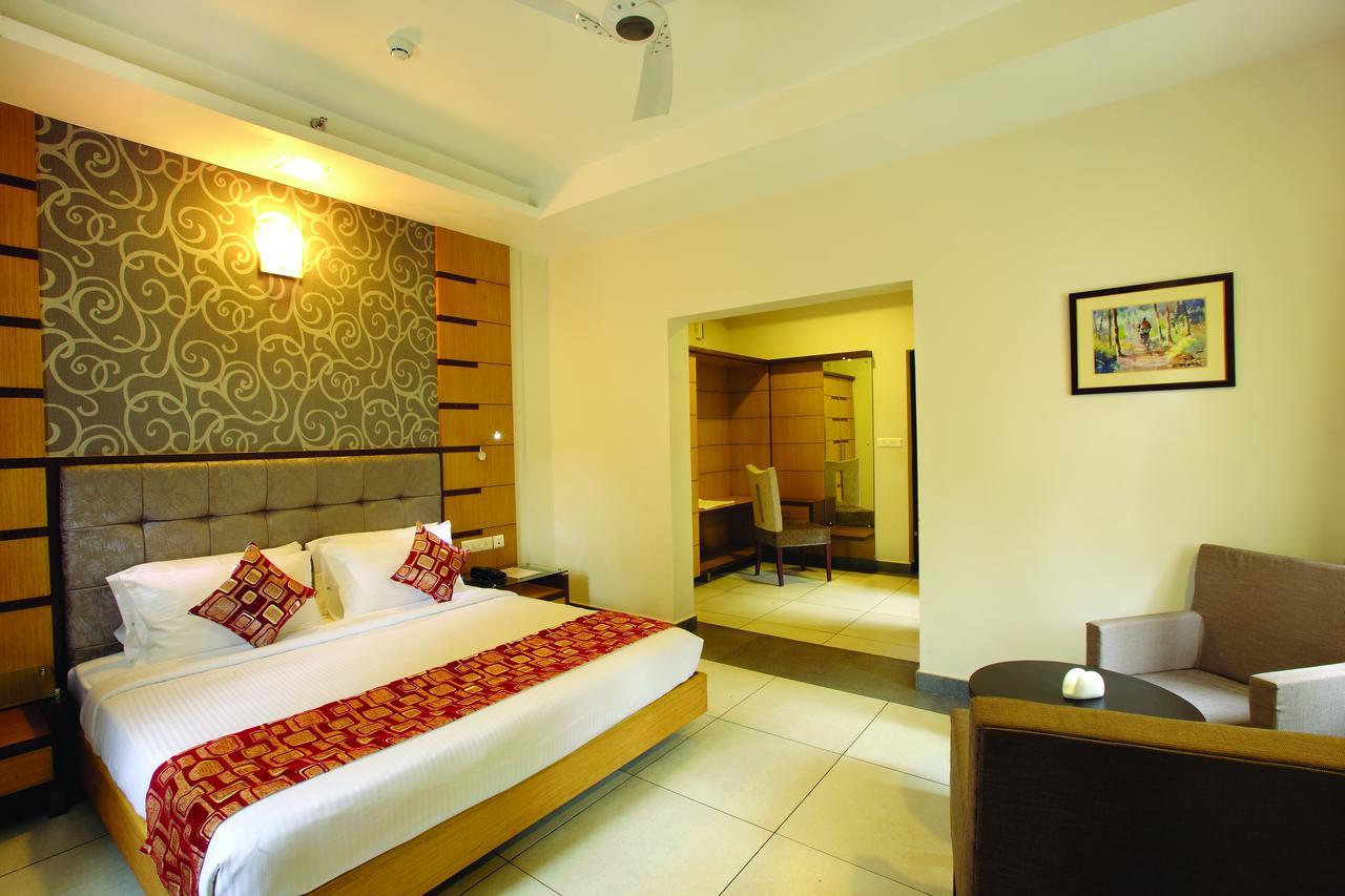 Hotel Aswathy Kodungallur Ngoại thất bức ảnh