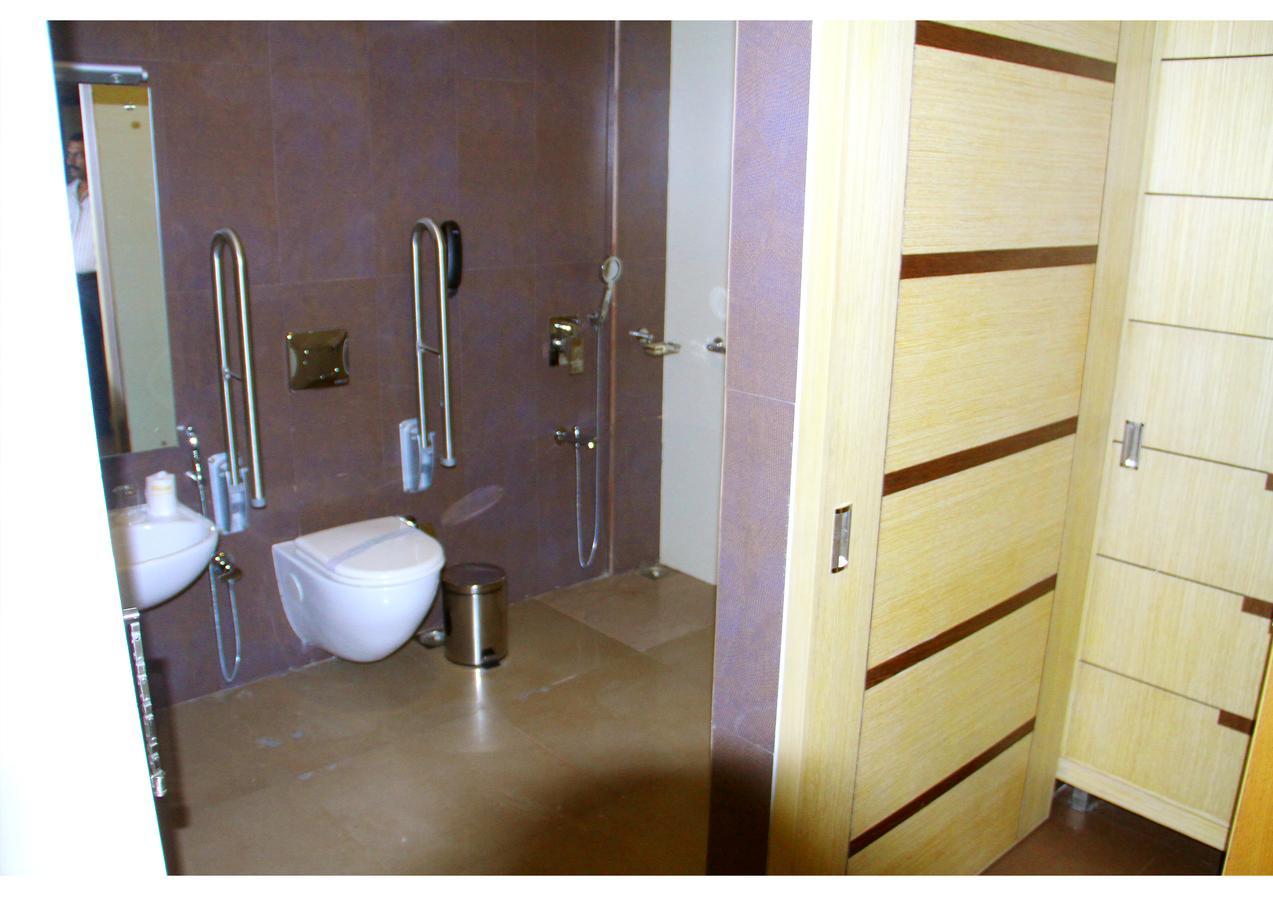 Hotel Aswathy Kodungallur Ngoại thất bức ảnh