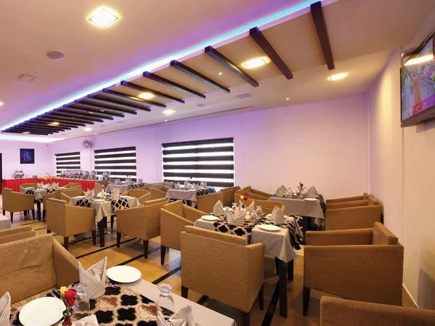 Hotel Aswathy Kodungallur Ngoại thất bức ảnh
