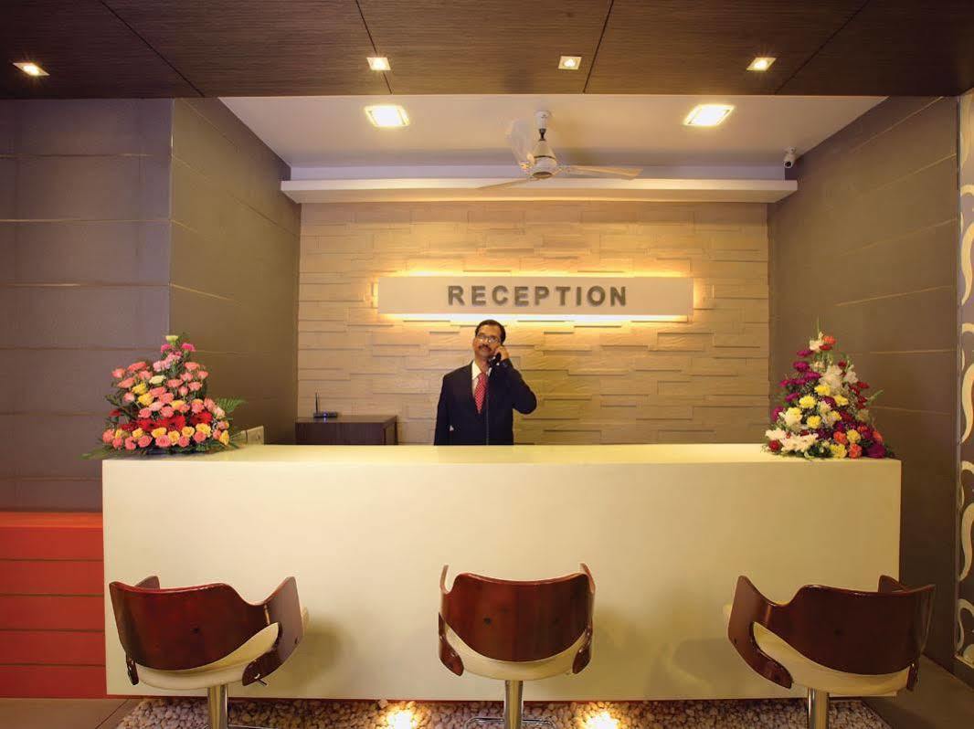 Hotel Aswathy Kodungallur Ngoại thất bức ảnh